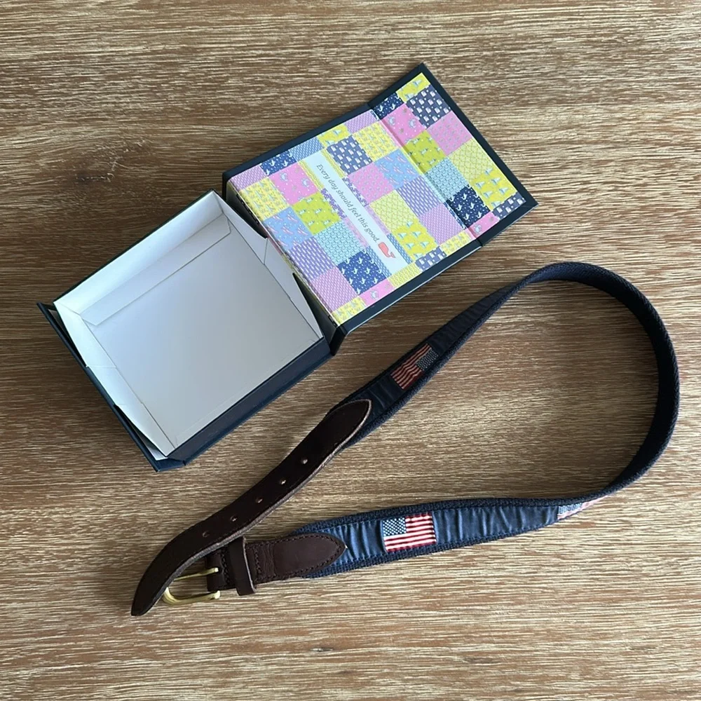 Vineyard Vines Boys’ Leather Trim American Flag Print Canvas Club Belt Size 28